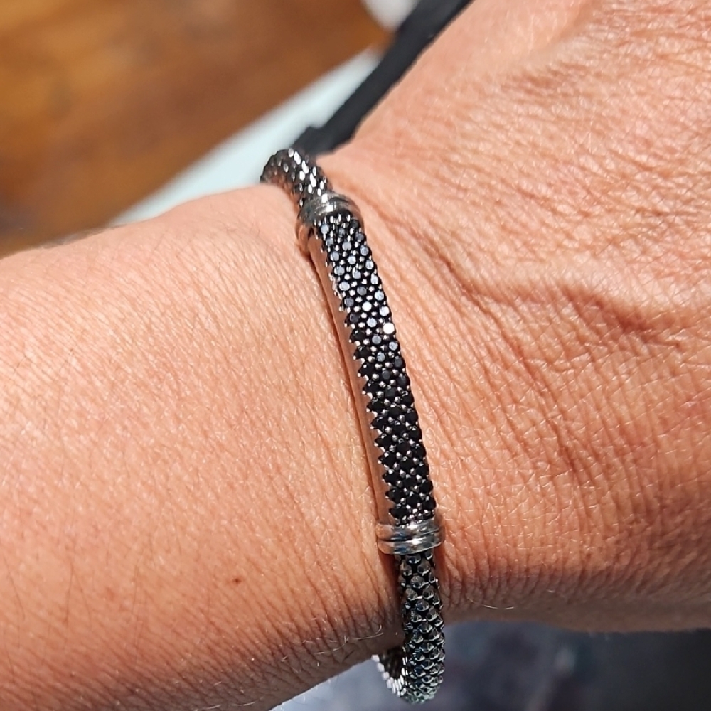 Elegant Black and Silver Bracelet